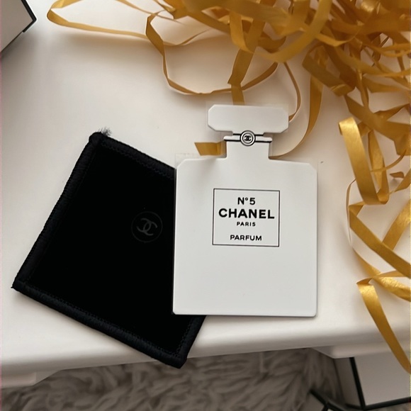 CHANEL Advent Calender Box 21 - Picture 2 of 4